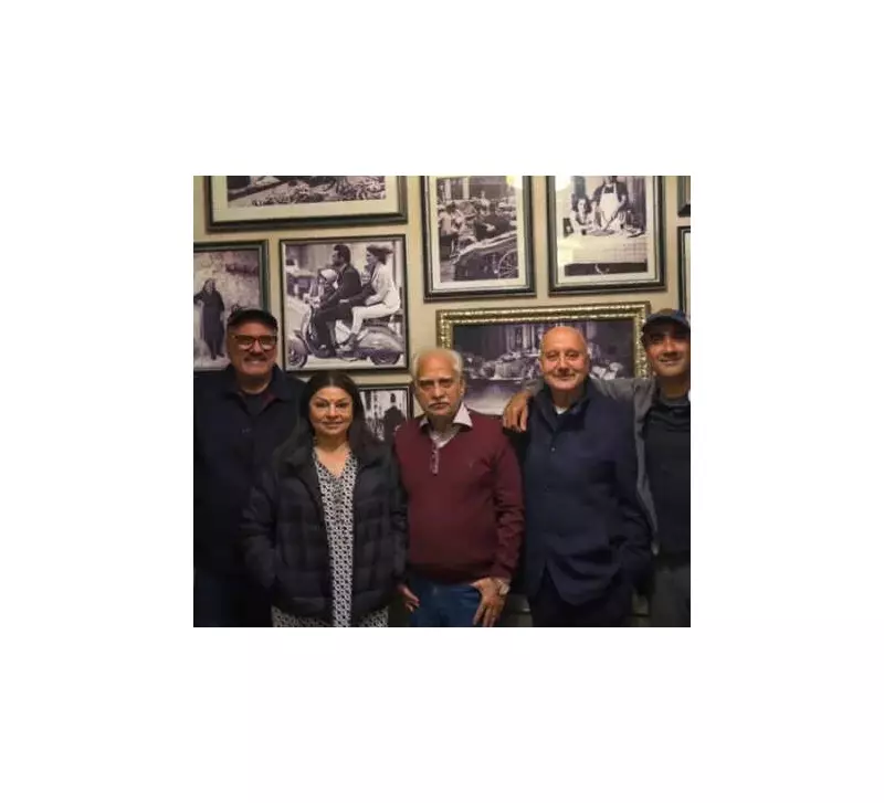 Khosla Ka Ghosla Stars Share Special Evening with Filmmaker Ramesh Sippy