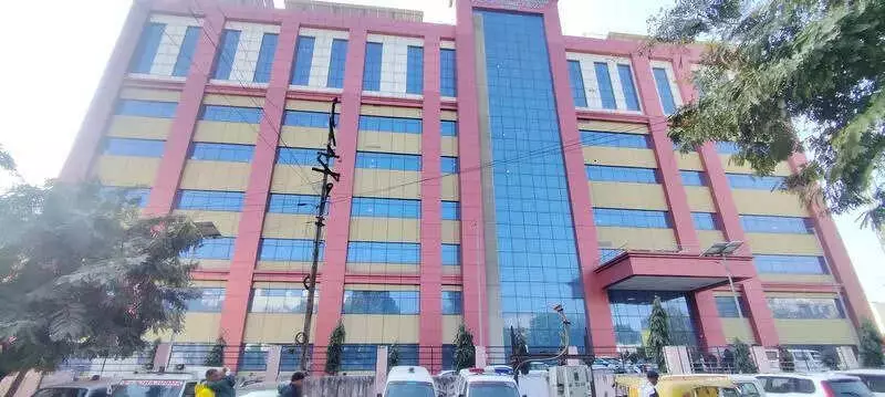 Kidney Transplant Patient Dies After Jumping From 6th Floor of Jaipur's SMS Hospital