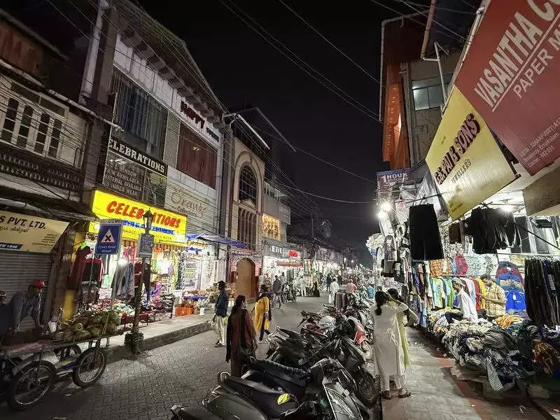 Kochi RTI Activist Demands Safety Inspections After Broadway Fire