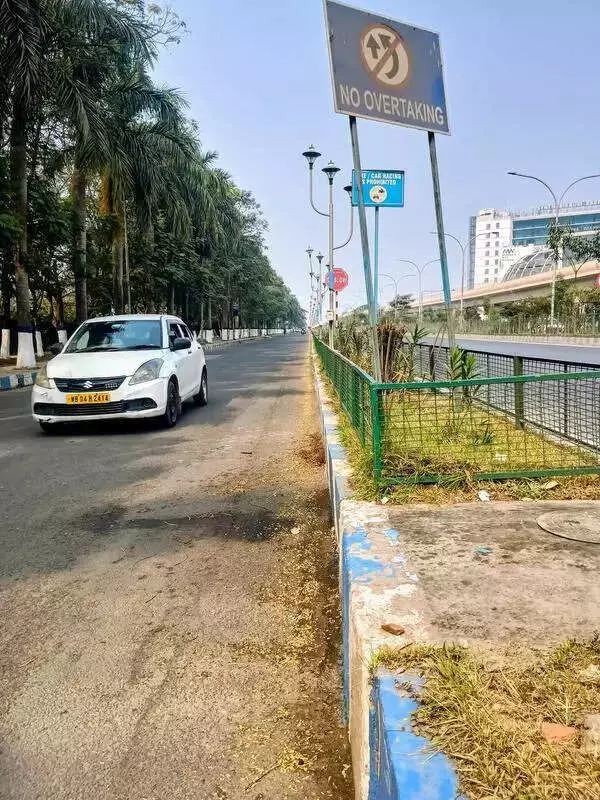 Kolkata Biker Tridib Chowdhury Dies in Tragic Accident on New Town–Baguiati Corridor