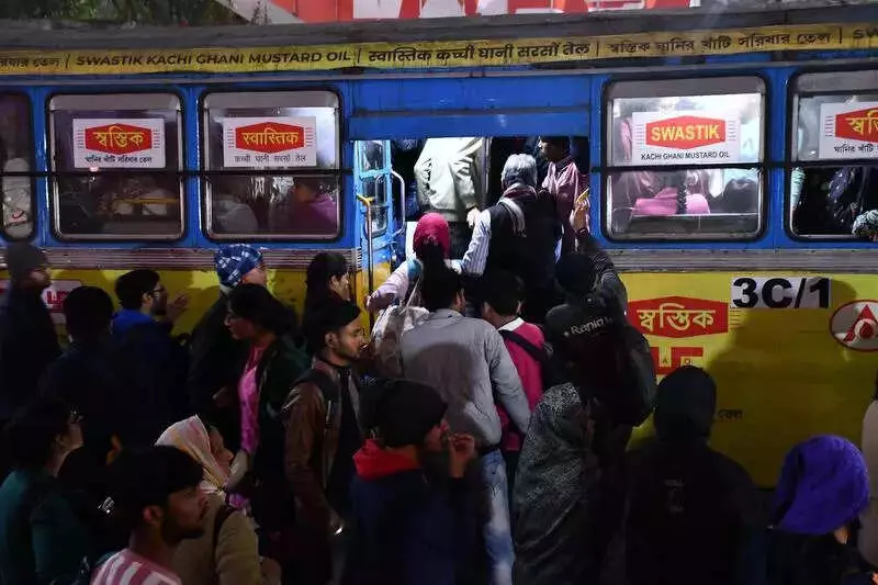 Kolkata Metro Blue Line Disrupted for 50 Minutes After Suicide Attempt at Netaji Bhavan