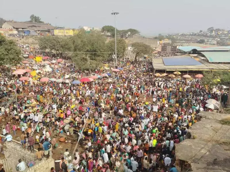 Lakhs of Devotees Throng Yallammanagudda for Banada Hunnime Fair