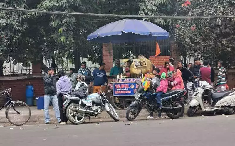 Ludhiana Food Stalls Encroachment: Pedestrian Paths & Parking Spaces Occupied