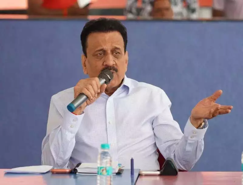 Mahajan Directs Nashik Officials to Expedite Sadhugram Land Acquisition for Kumbh Mela