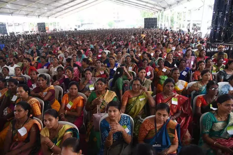 Maharashtra Orders Field Verification for Ladki Bahin Scheme Beneficiaries with e-KYC Issues