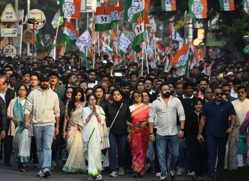 Mamata's 6km March After Filing FIRs Against ED Officials in Kolkata