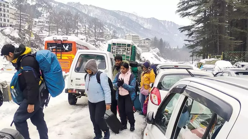 Manali Gridlock: Tourists Stranded in Sub-Zero Cold as 10-Hour Traffic Jam Cripples Kullu