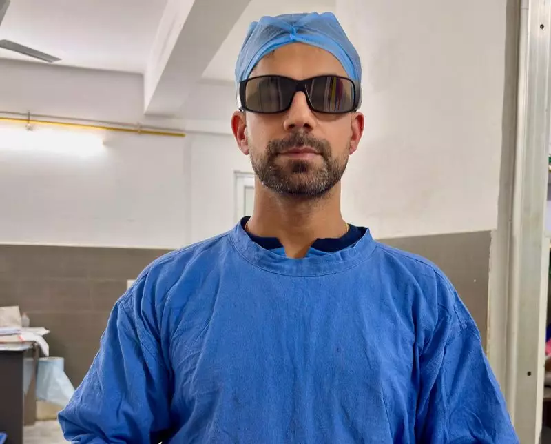 Mandi Doctor Performs Rare Surgery, Removes Massive 5.21 Kg Fibroid via Laparoscopy