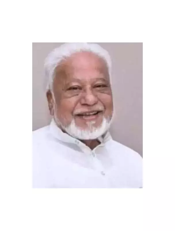 Massive Turnout of 7,500 at Funeral of Congress Leader Hidayat Patel in Akola