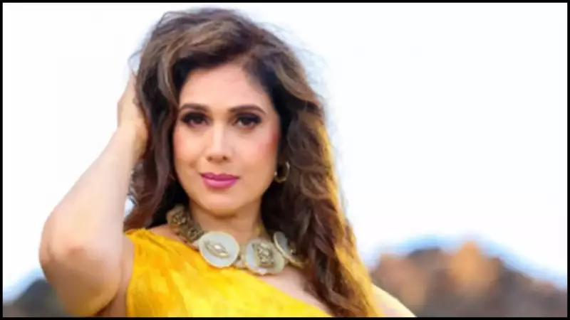 Meenakshi Seshadri Revisits Beach from 'Hero' & 'Meri Jung' Shoots, Shares Nostalgic Photos