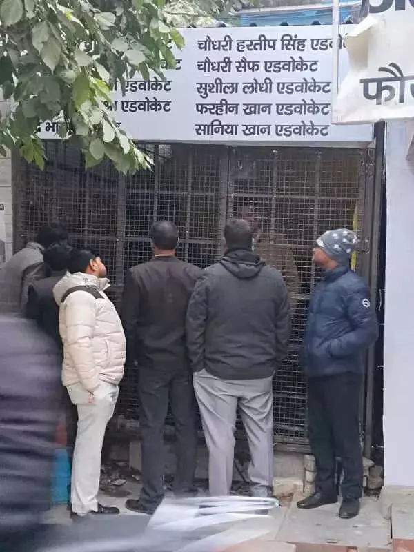 Meerut Court Standoff: Junior Lawyers Lock Themselves In, Threaten Self-Harm Over Chamber Dispute