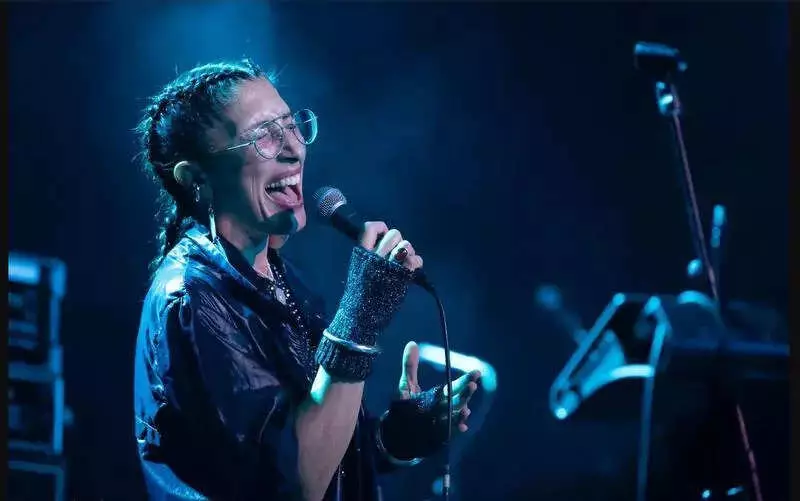 Milan Singer Naima Farao Brings Visual-Music Fusion to Pune Stage