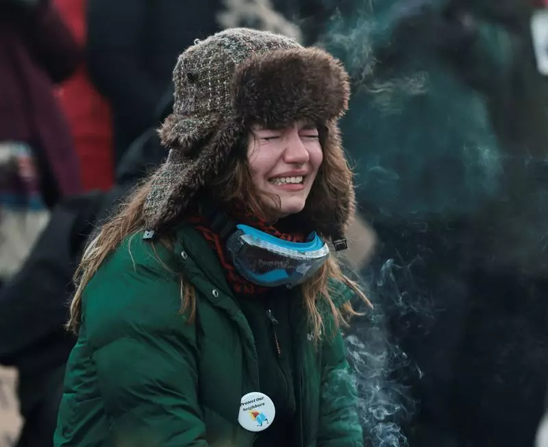 Minneapolis Street Transforms: From Quiet to Outraged Sorrow After Fatal Agent Shooting