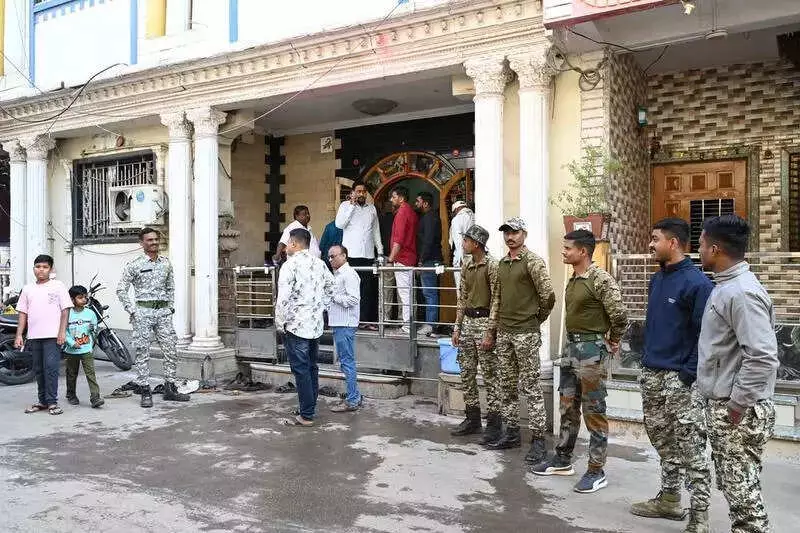 Mob of 30+ Attacks Ex-MLA's House in Nandurbar; Police Cite Political Fallout