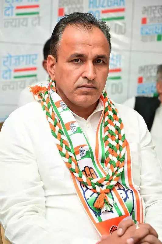 MP Beniwal Inspects Polluting Plant, Demands Action on Luni River Contamination