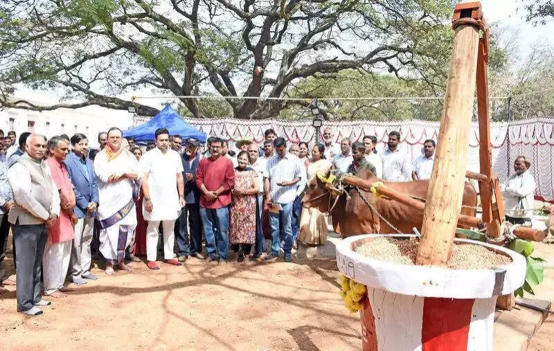 MP Yaduveer Wadiyar Urges Return to Traditional Foods at Mysuru's Desi Oil Mela