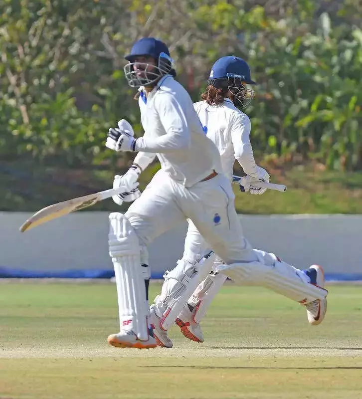 MP's Strong Start Falters in Evening Session Against Karnataka in Ranji Trophy