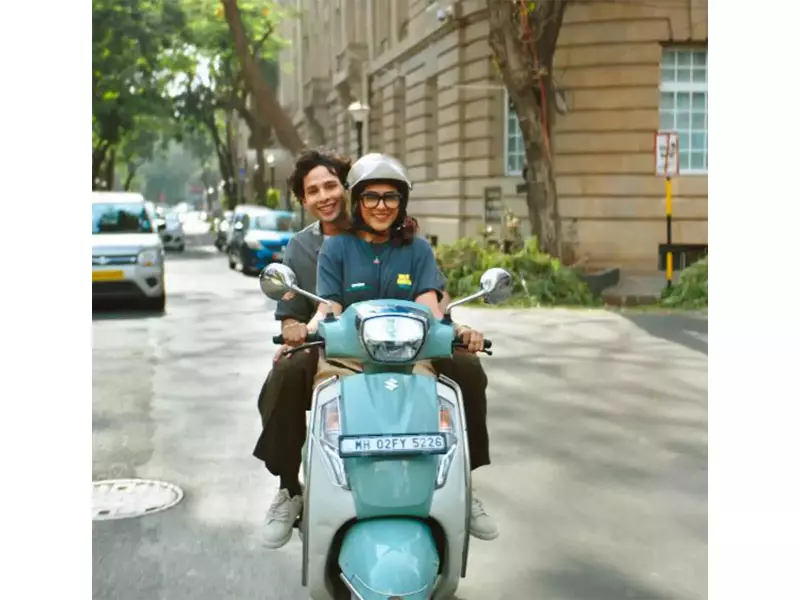 Mrunal Thakur and Siddhant Chaturvedi's 'Aasma' Song Released for 'Do Deewane Seher Mein'