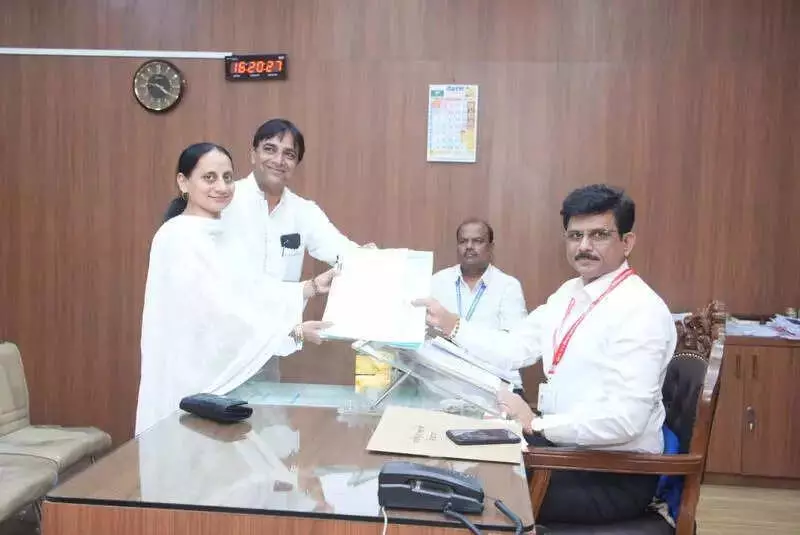 Mumbai BMC Polls: Wives Step In as Wards Reserved for Women, Political Dynasties Persist