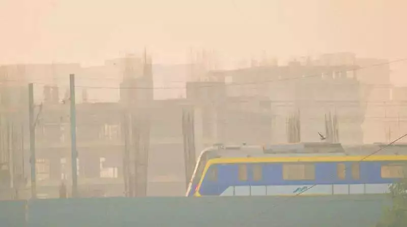 Mumbai Metro's New Year 2026 Rush: Over 5 Lakh Riders on Extended Services