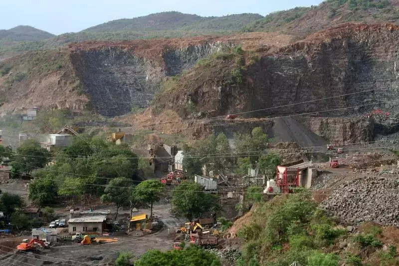 Mumbai's Stone Quarries Operate on 20-Year-Old Environmental Clearances Despite Pollution Crisis