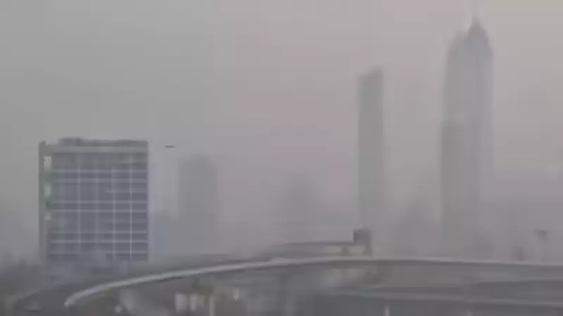 Mumbai's Sunny Winter Day Marred by Lingering Air Quality Concerns