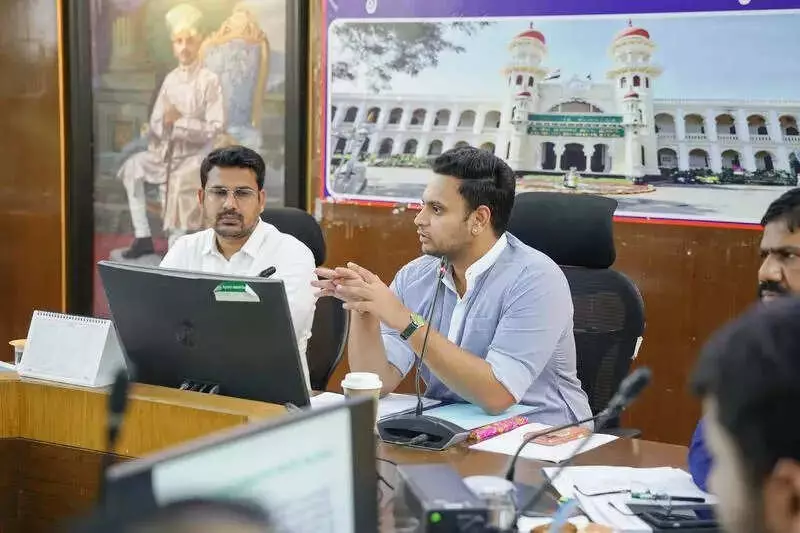 Mysuru MP Yaduveer Wadiyar Calls for Designated Street Vendor Zones