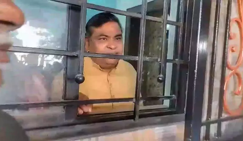 Nagpur Civic Polls: Withdrawal Day Turns into Political Drama, Viral Scenes