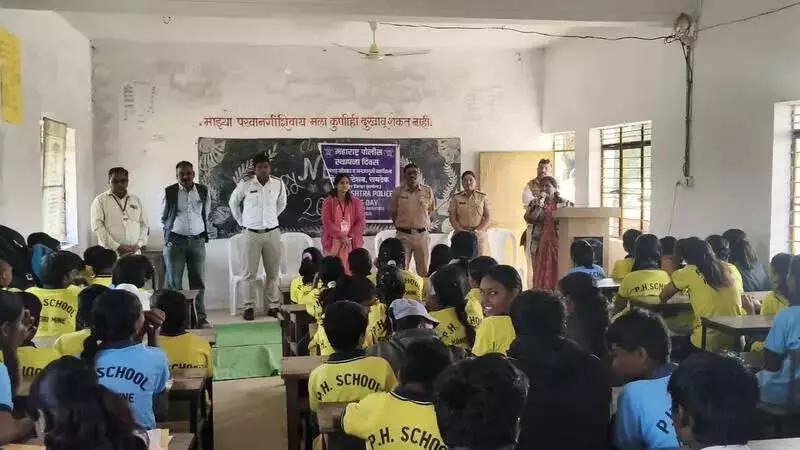 Nagpur Students Get Hands-On Police Experience on Maharashtra Police Raising Day