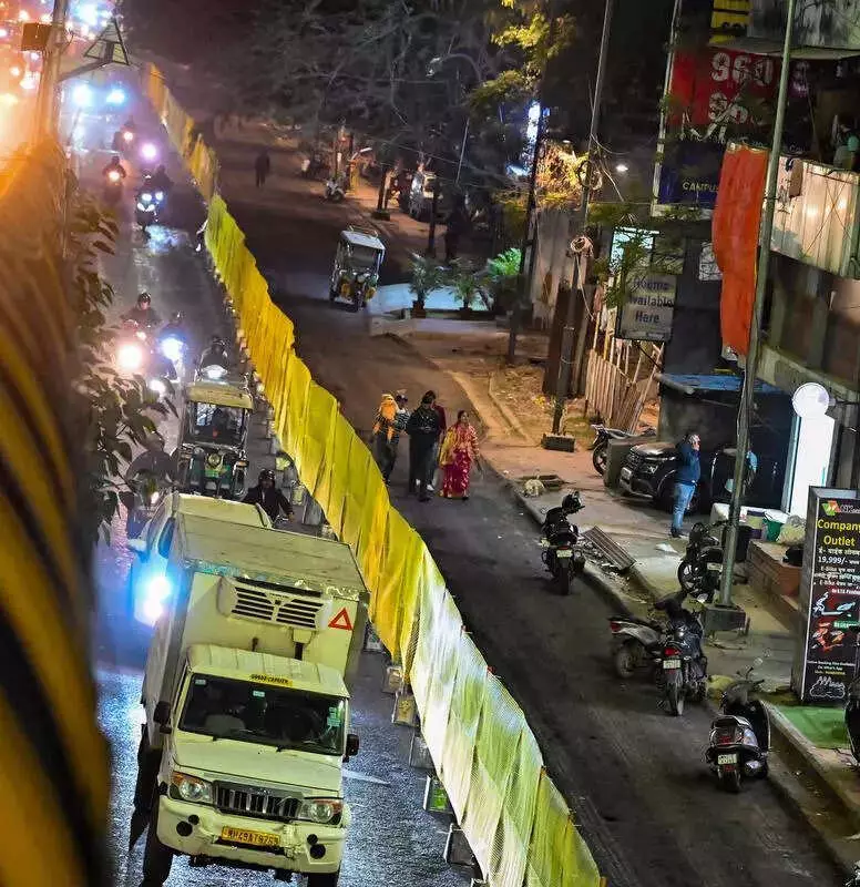 Nagpur's Wardha Road Concretisation Creates Severe Traffic Bottlenecks