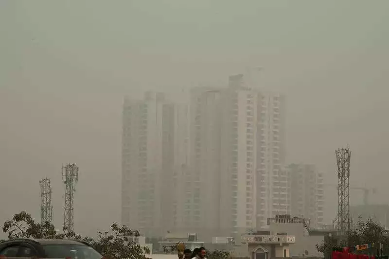 NCR Air Quality Worsens: Noida, Ghaziabad, Greater Noida AQI in 'Poor' to 'Very Poor' Range