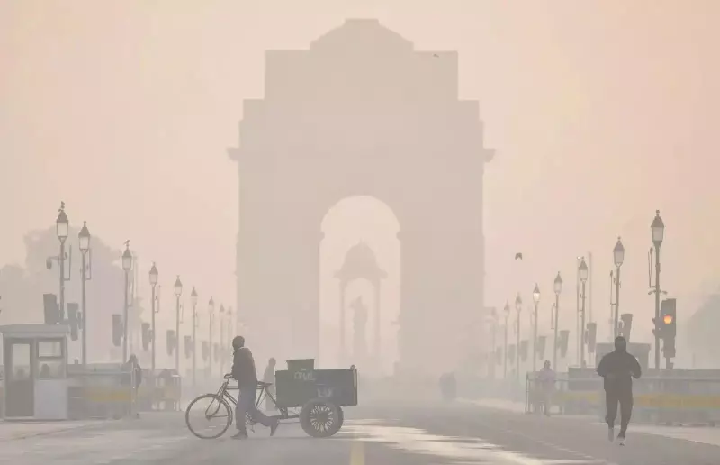 New Delhi's Sunny Wednesday Brings 20°C Comfort Amid Severe Air Quality Alert