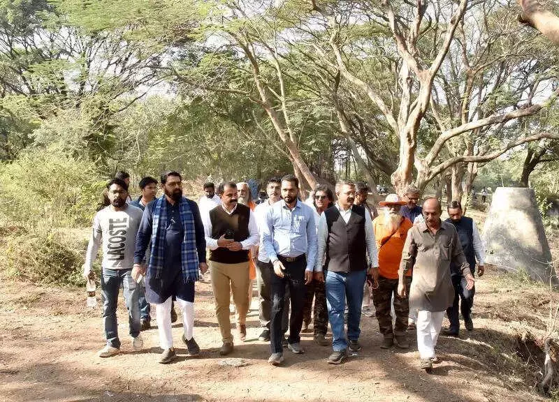 NGT Panel Inspects Nashik Trees Marked for Felling Ahead of Kumbh 2027