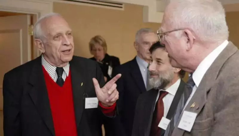 Nobel Laureate Roy Glauber Debunks Linear Science Myth, Champions Intuition