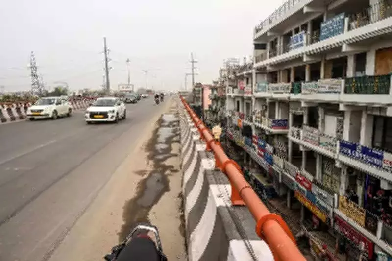 Noida Residents Demand Noise Barriers on MP-2 Elevated Road Amid Health Concerns