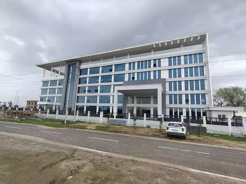 Noida's Medical Device Park Deadline Extended to 2027, Rs 100 Crore Project