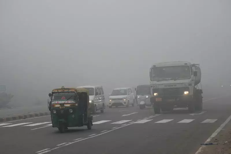 North India Shivers Under Dense Fog, Delhi Sees Slight Temperature Rise