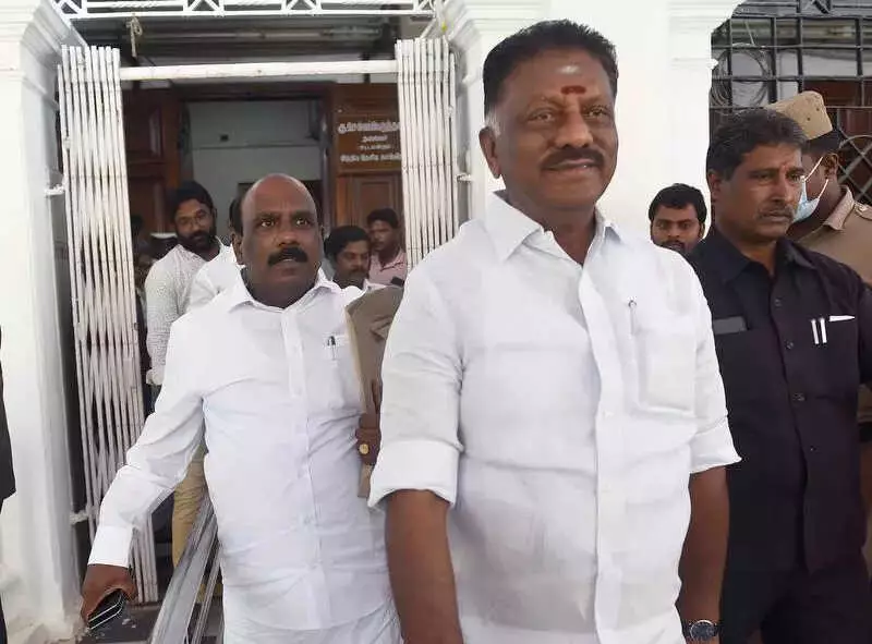 OPS Camp Crumbles: Two More Ex-MLAs Join DMK, Citing Indecision