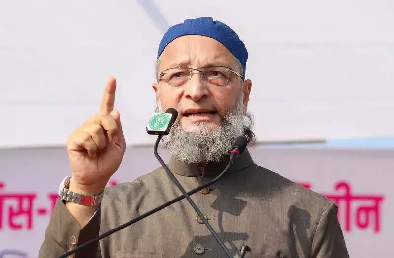 Owaisi Slams Modi Govt Over Waqf Act, Tackles AIMIM Infighting in Chhatrapati Sambhajinagar Rally