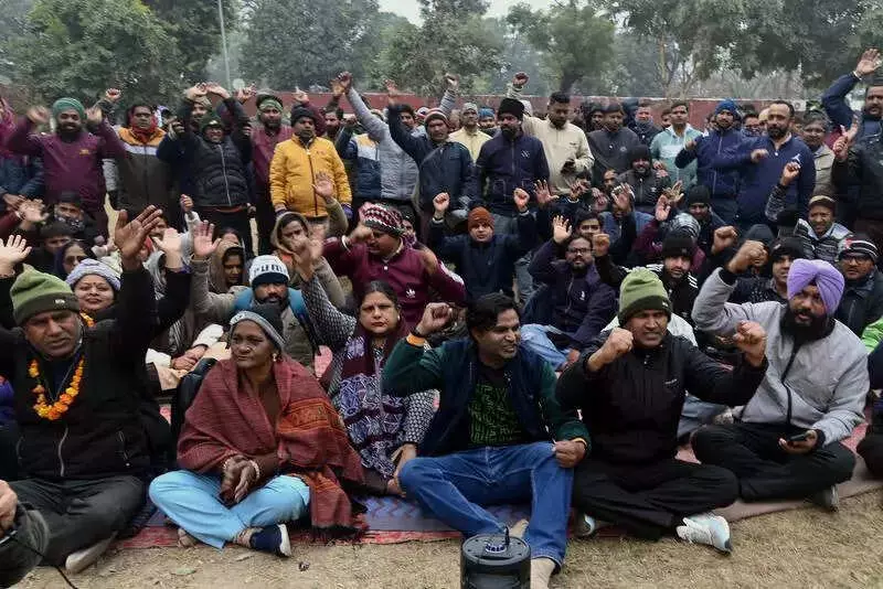 PGI Chandigarh: 2,500 Contract Workers Protest Over Rs 90 Crore Arrears & Regularisation