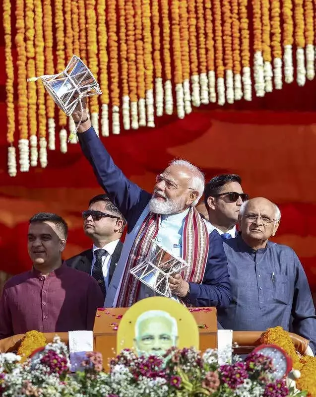 PM Modi in Somnath: Warns Against 'Appeasement Forces', Cites 1000-Year Temple Resilience