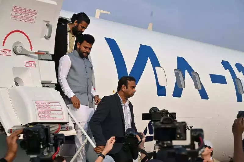 PM Modi Invites Global Aviation Investors to Partner with India's Growth Trajectory