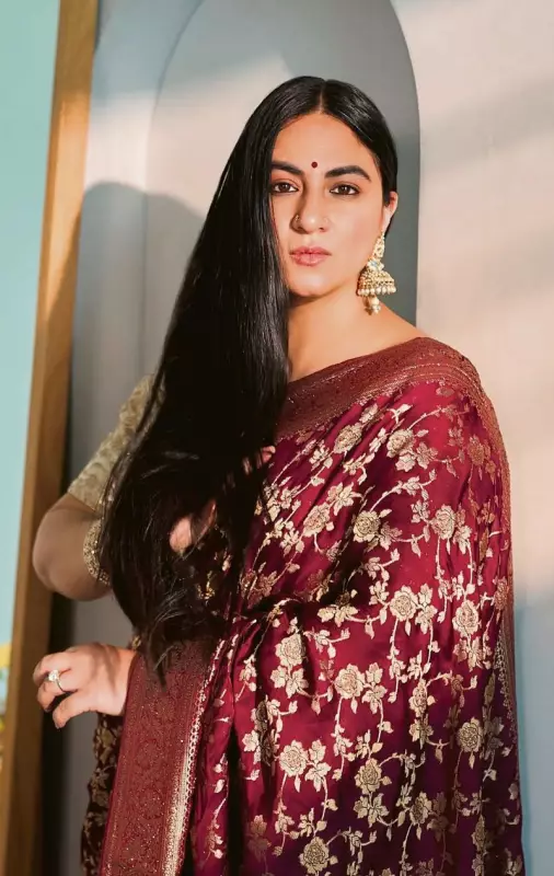 Poetry Performed: A Unique Blend of Verse and Visual Artistry