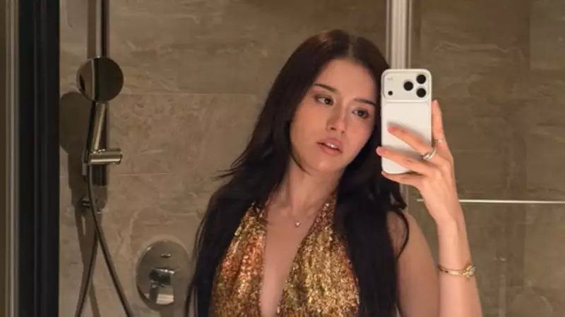 Pokimane Rejects 'Moody Socialist Billionaire' Label, Sparks Chat Moderation Debate