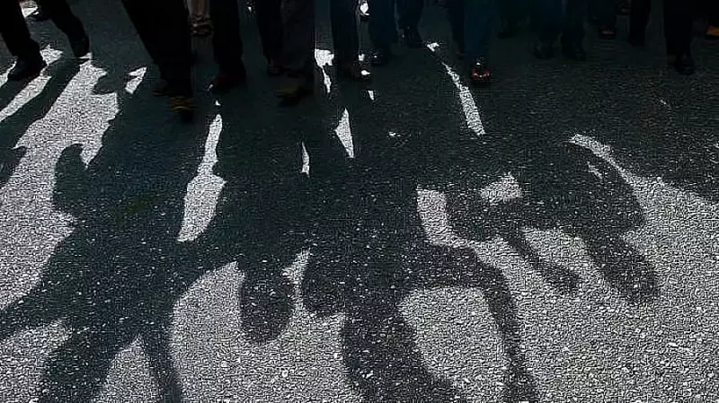 Political Workers Clash in Bhiwandi, Maharashtra, Sparking Tensions