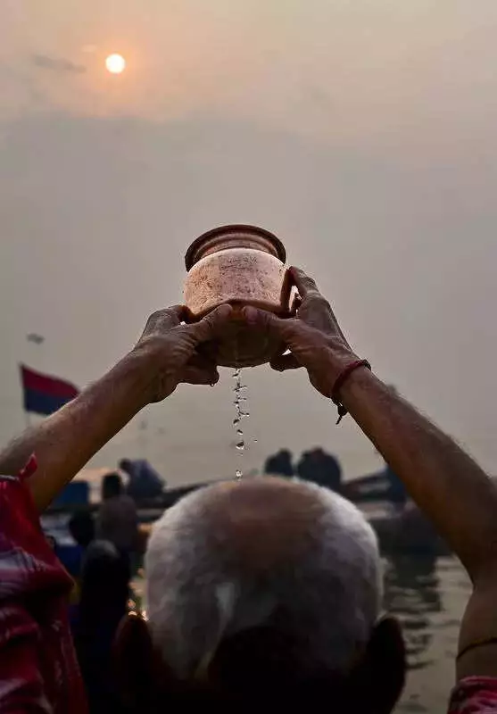 Prayagraj's Magh Mela Generates Rs 450 Crore in 16 Days, Boosts Local Economy
