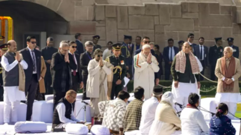 President Murmu, PM Modi Lead Nation in Honoring Mahatma Gandhi at Rajghat on Death Anniversary