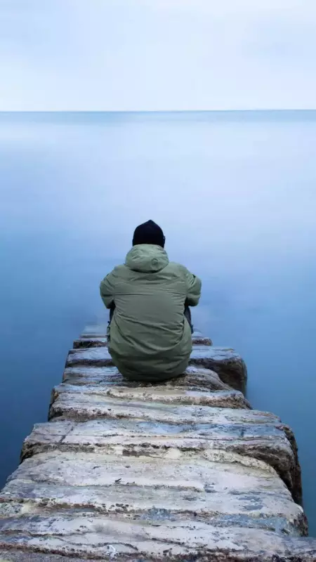 Psychology Reveals: 9 Traits of People Who Seem Cold But Are Actually Self-Protective