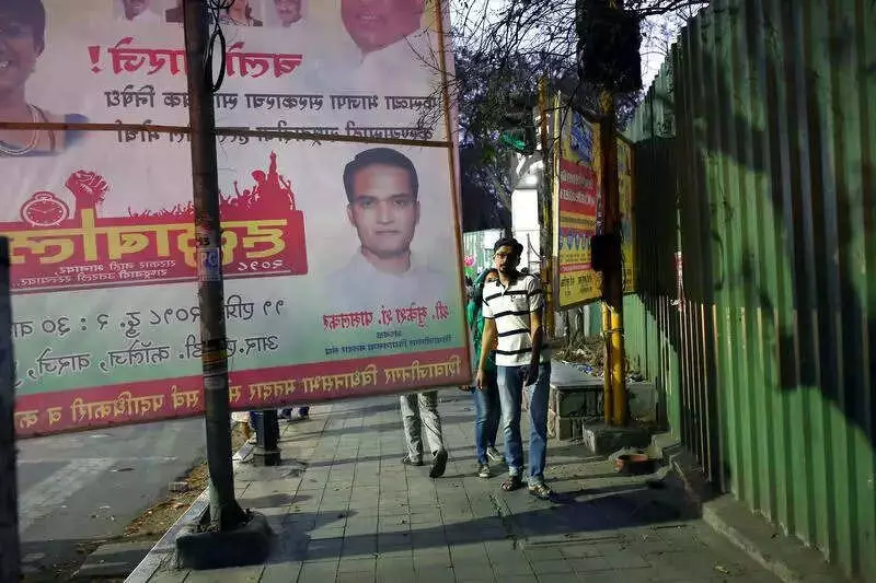 Pune Civic Body Intensifies Crackdown on Illegal Political Hoardings Despite Leaders' Appeals