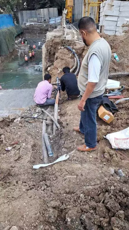 Pune Metro Work Leaves Gharpure Colony in Darkness for 18 Hours, Elderly Struggle